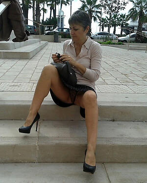 horny high sod down at the heels granny posing nude